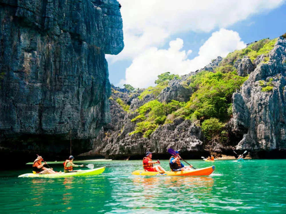 Ang Thong Marine Park Full-Day Kayaking & Snorkeling Tour