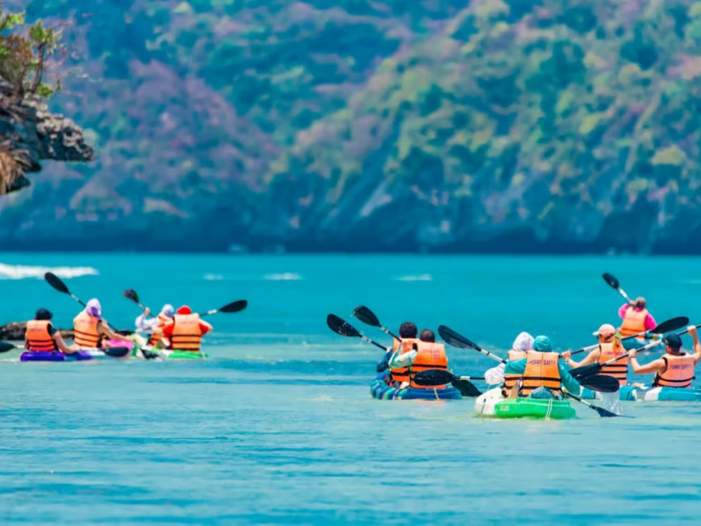 Samui Premium Ang Thong Kayaking & Snorkeling with Lunch