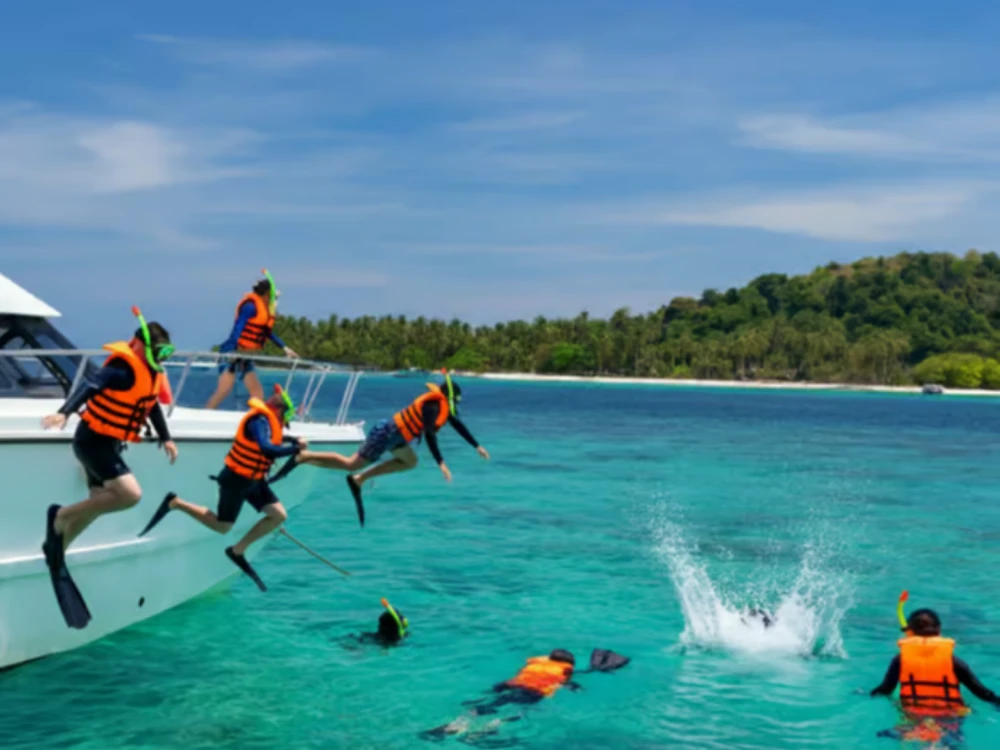 Angthong Marine Park Speedboat Tour & Lunch