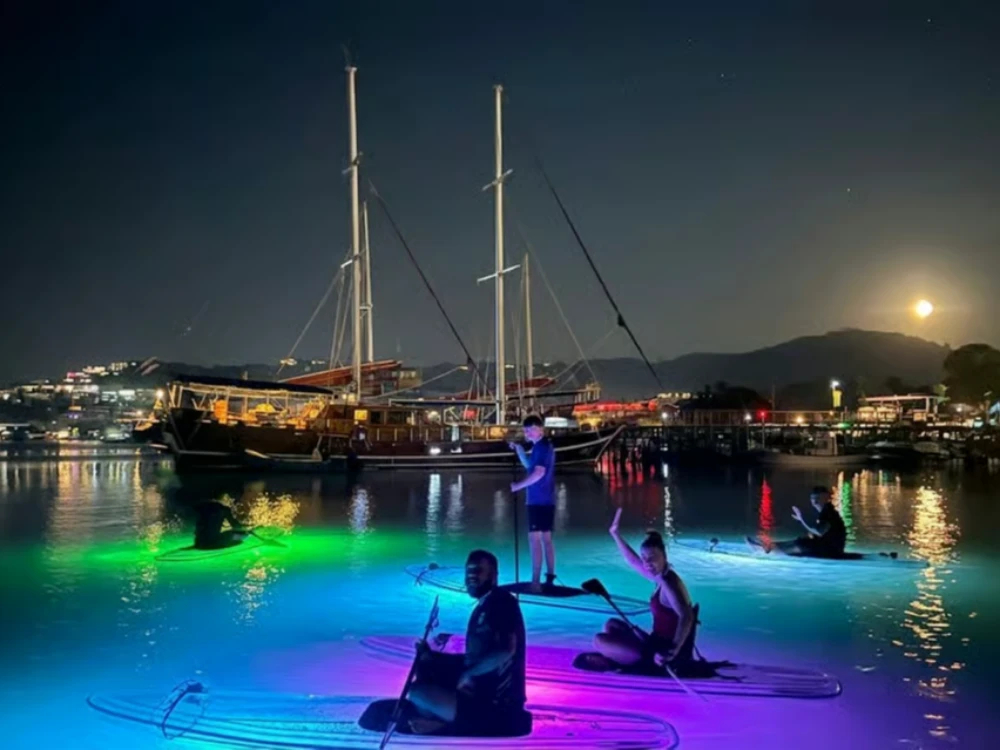 Clear Kayak & SUP LED Glow Tour