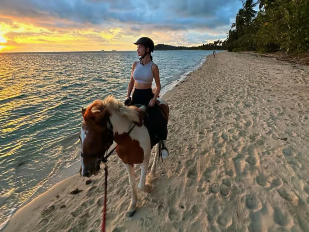 Sunset Trail Horse Riding on The Beach