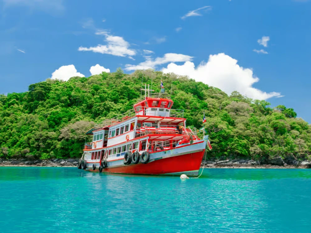 Angthong Marine Park Day Tour by Big Boat from Samui