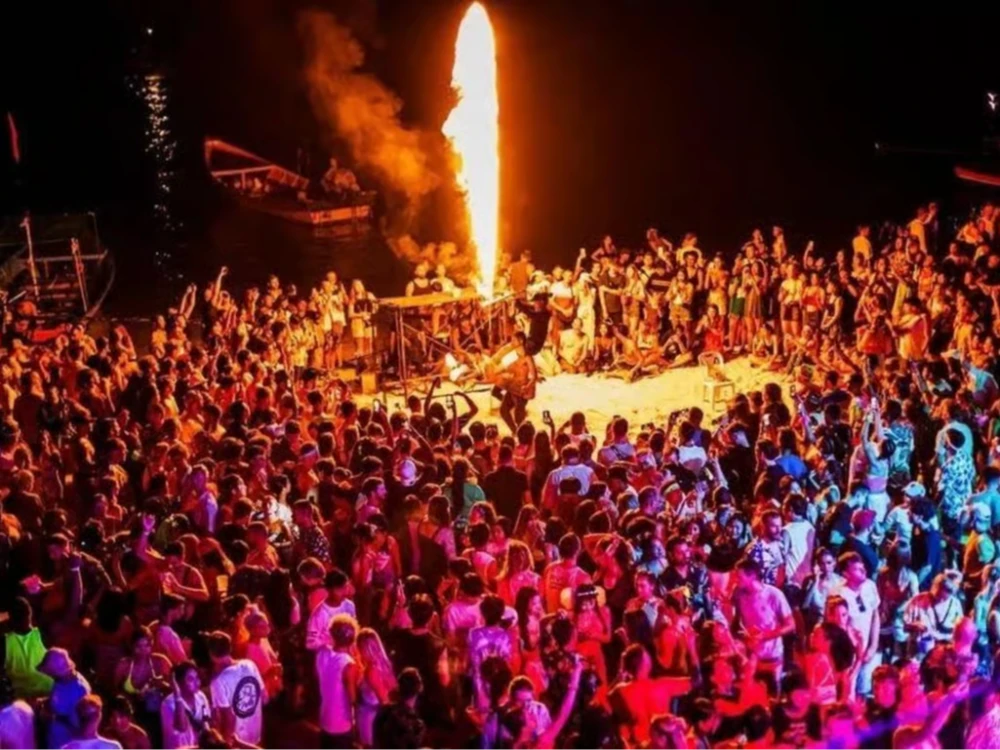 Full Moon Party Tickets with Round-Trip Transfer