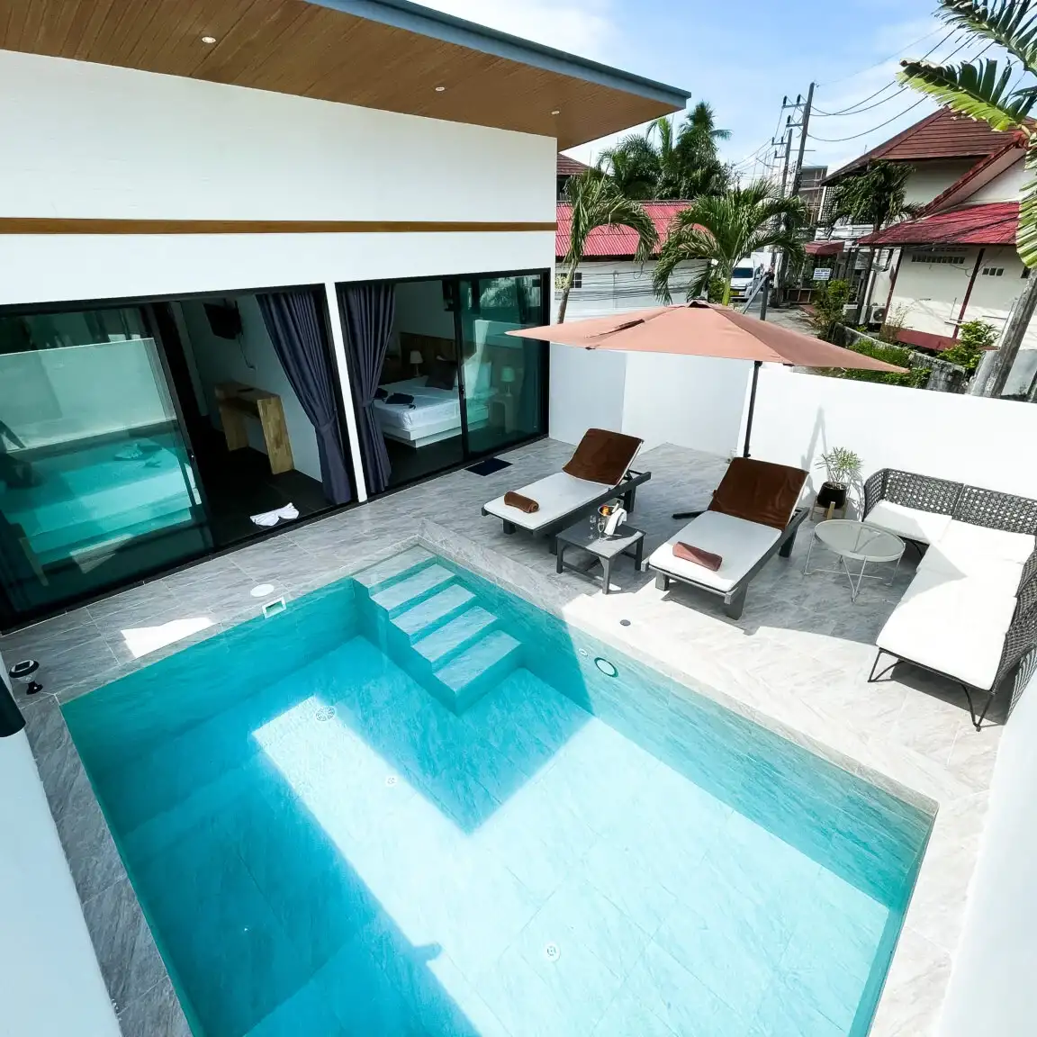 The Cosy Maenam Beach Resort