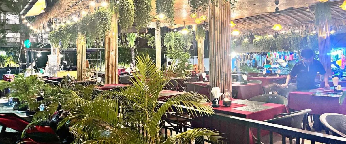 Outdoor Grill & Bar 