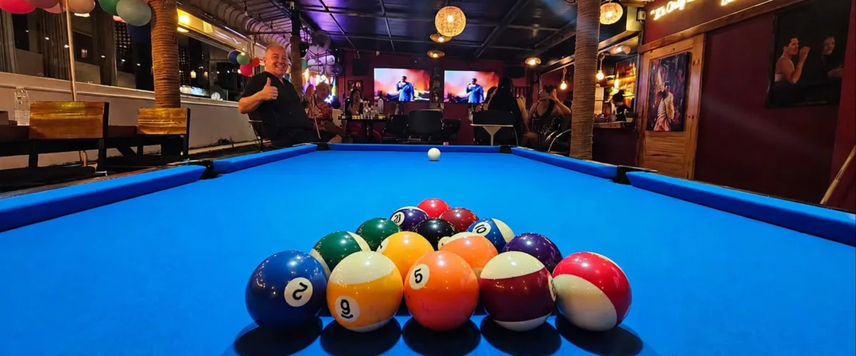 Legends Bar