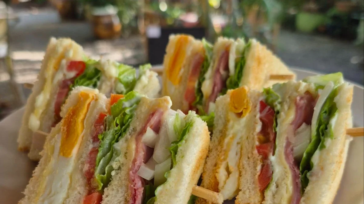 Club sandwiches